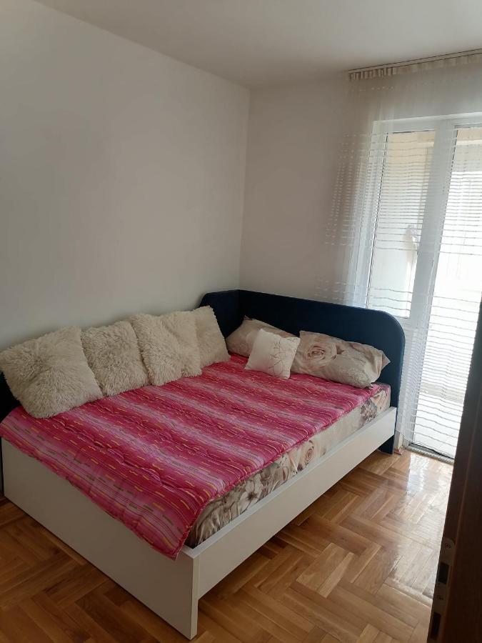 Centar S Apartment Nis Exterior photo